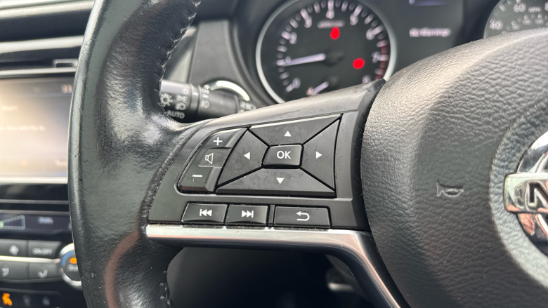 Nissan Qashqai 1.2 DiG-T N-Connecta 5dr Petrol Hatchback